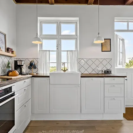 Holiday home Beautiful In With Kitchen